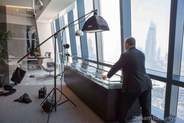 A 3 stop ND filter helps to reduce strong ambient light ing